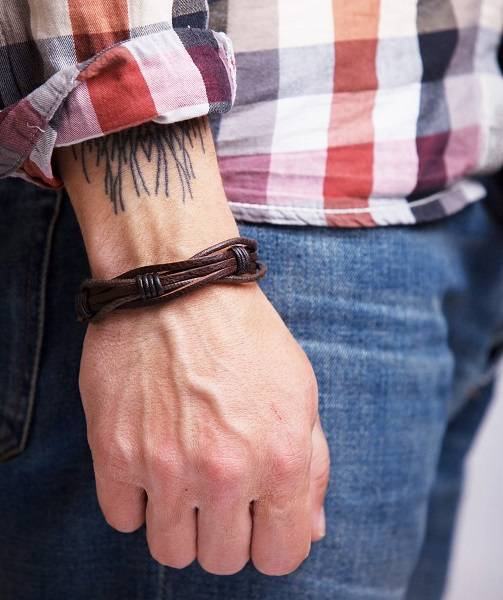 Making bracelets with leather cord clearance